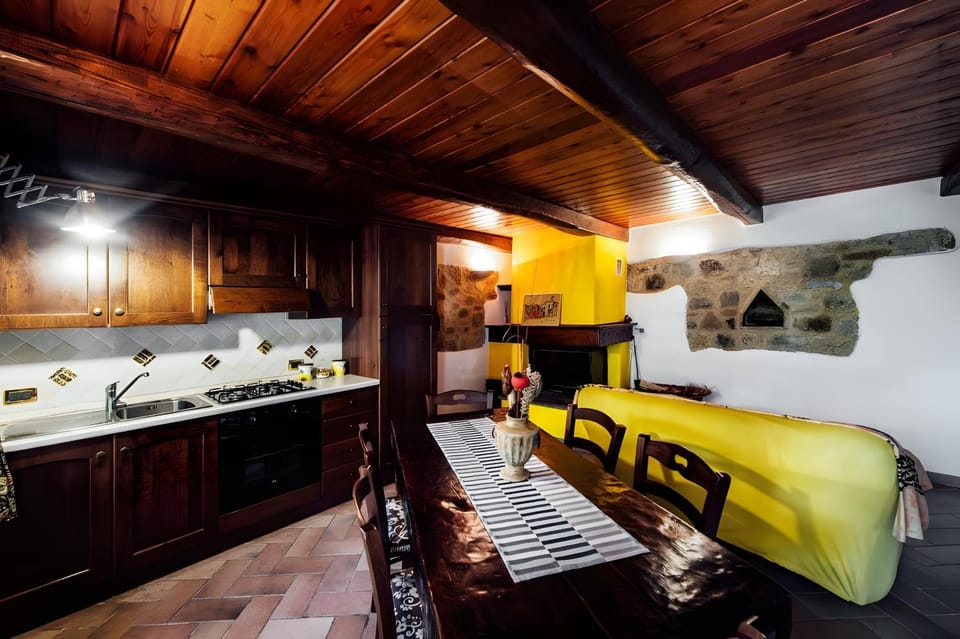 Property building, Kitchen or kitchenette, Living room