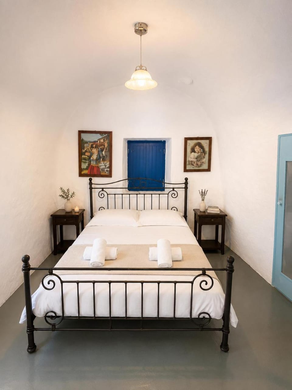 MY Grandmams house est 1821 Hotel in Thera