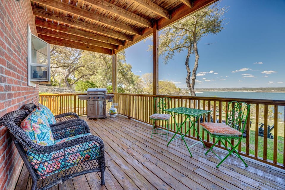 Amazing Waterfront Views & Sauna: Canyon Lake Home House in Canyon Lake