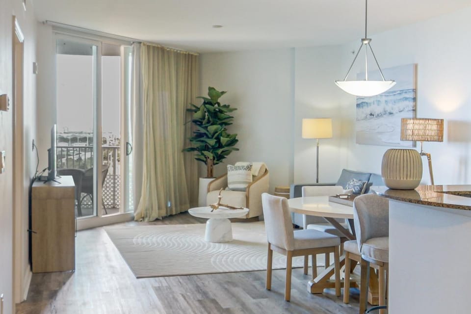 Walk to Beach - Palms of Destin Resort Unit House in Destin