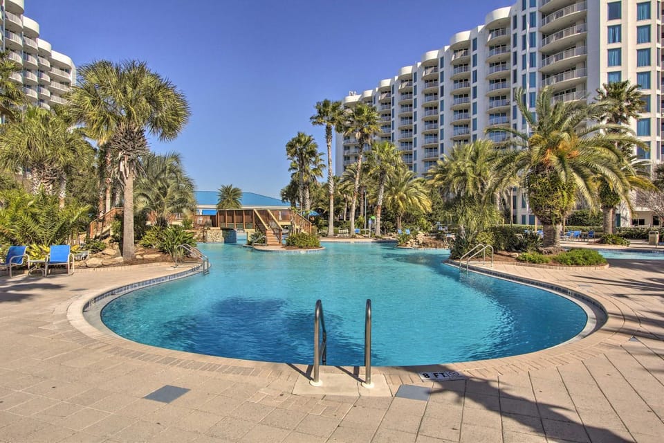 Walk to Beach - Palms of Destin Resort Unit House in Destin