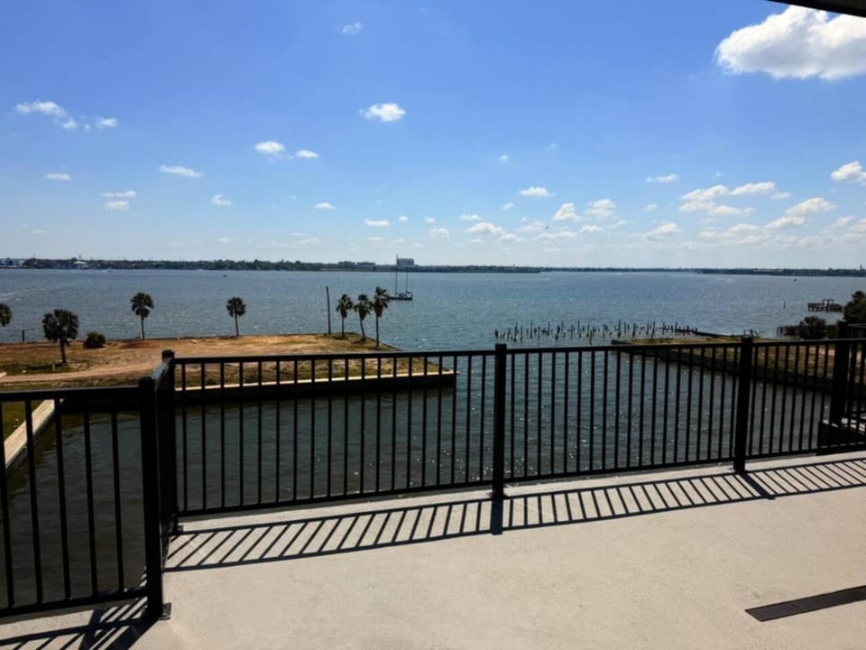 View (from property/room), Lake view