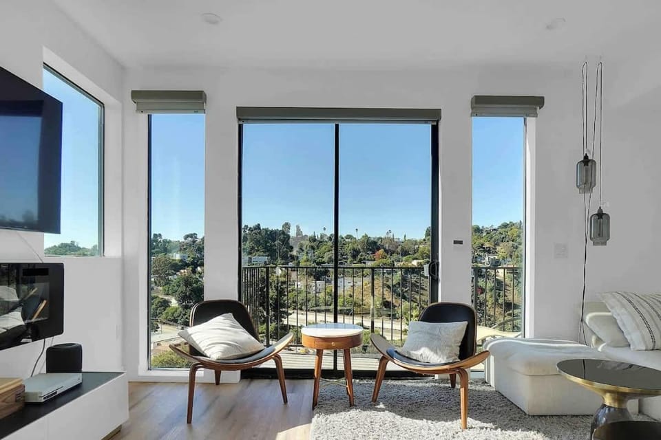 Modern Hilltop Villa Perfect for Large Groups House in Echo Park
