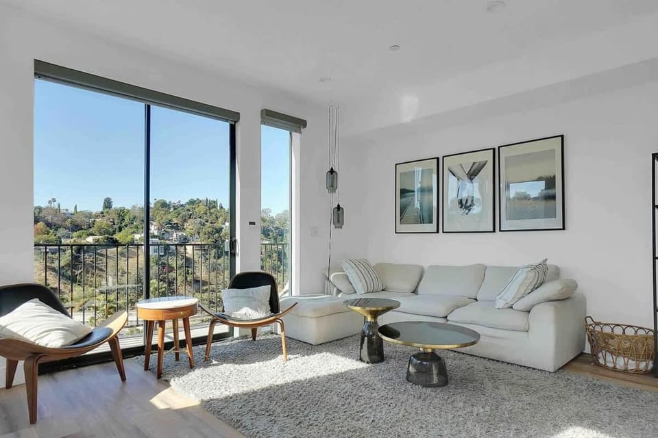 Modern Hilltop Villa Perfect for Large Groups House in Echo Park