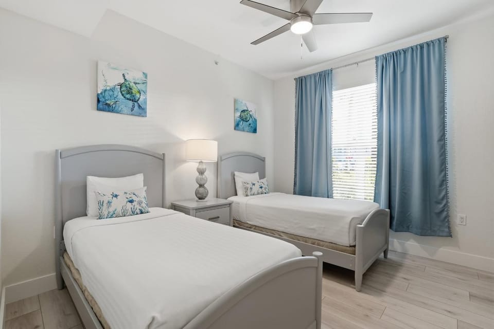 #216 - Luxury Remodeled -Sleep 6 -End Unit House in Lely Resort
