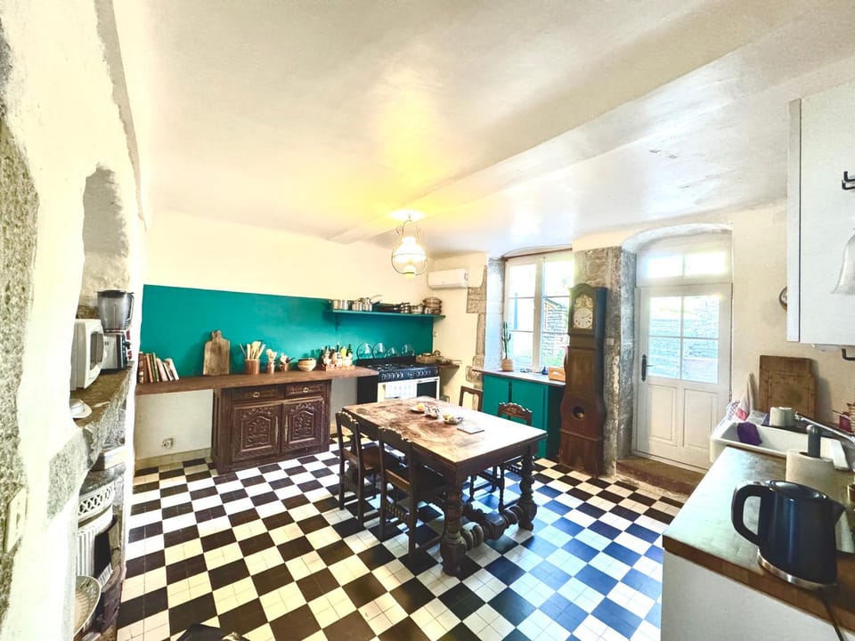 Chambres 6 personnes Maison Saint Jean Bed and Breakfast in Jura