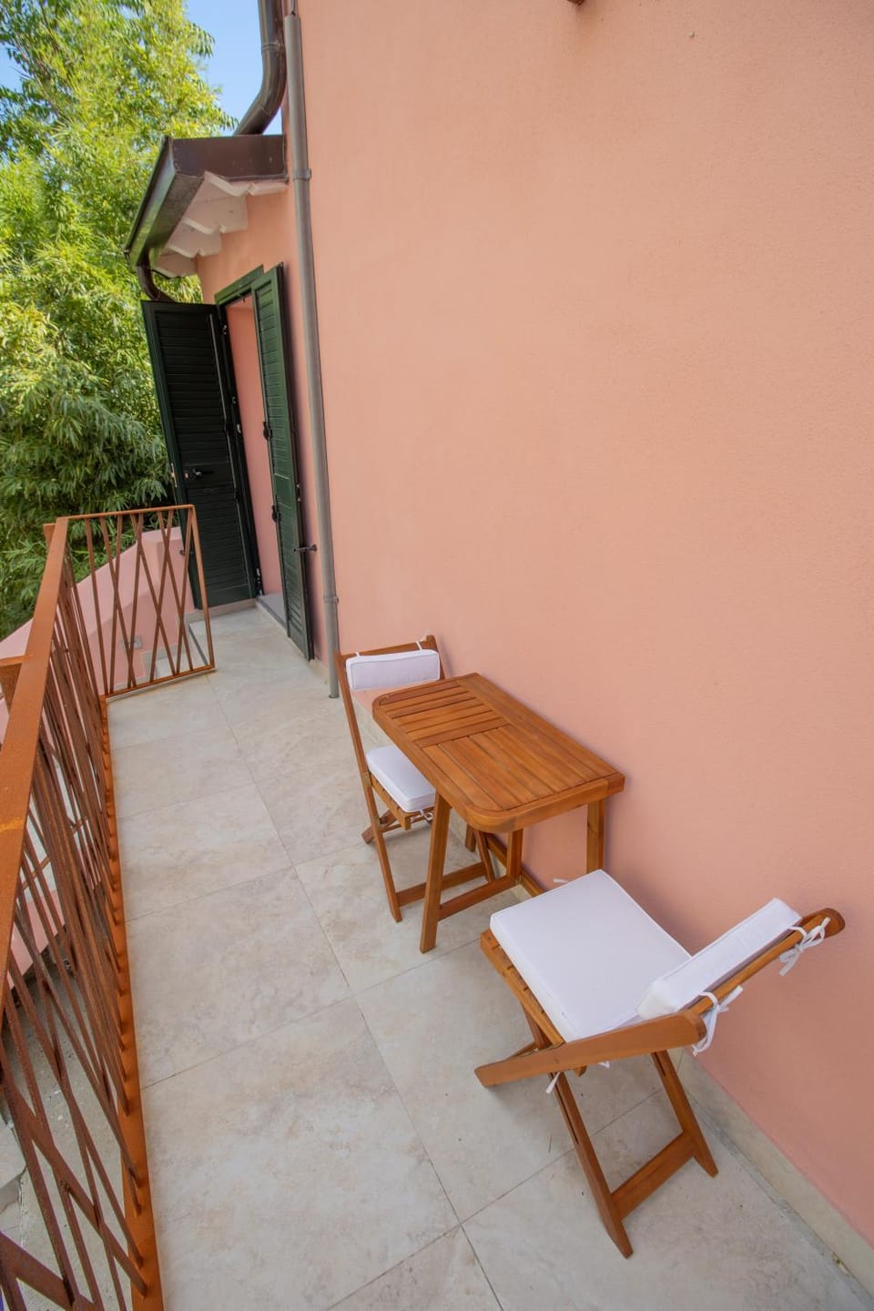 Patio, Day, Balcony/Terrace
