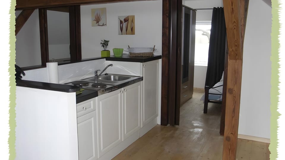 Kitchen or kitchenette, Living room