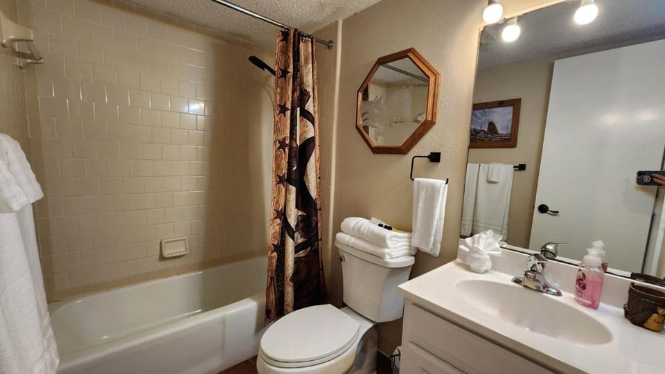 Rustic Country Living at River Ranch Sleeps 6! 102 Apartment in Osceola County