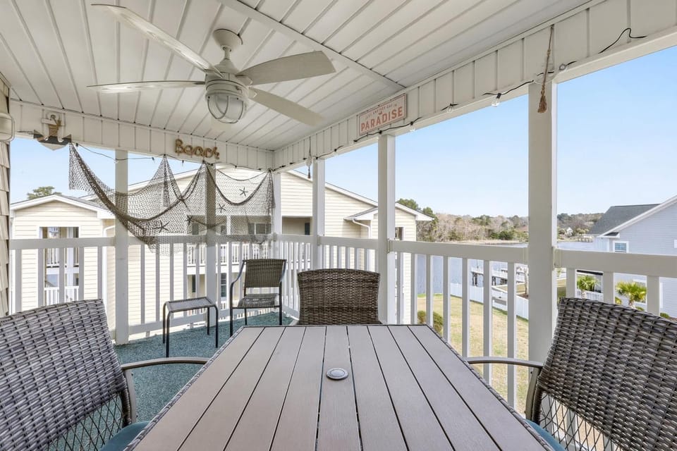 Waterway Paradise Escape Gated Coastal Retreat House in North Myrtle Beach