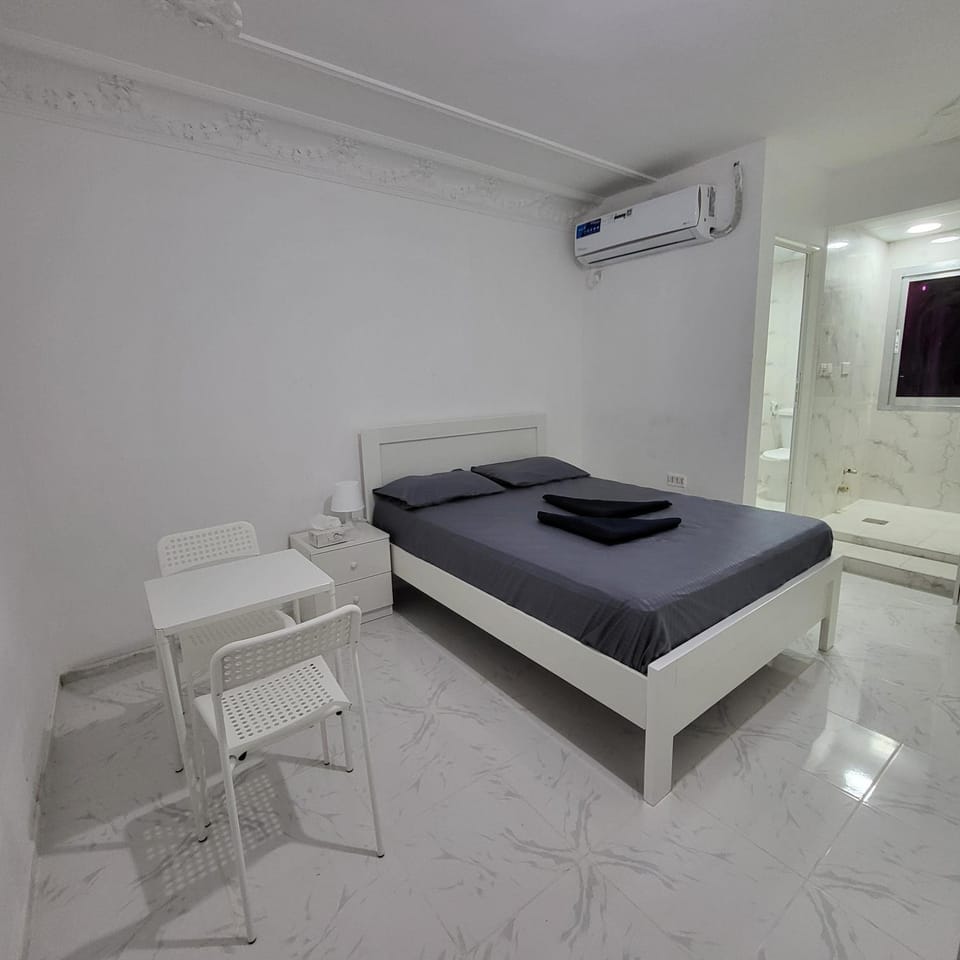 Cliftin Studio Apartment Hotel in Abu Dhabi