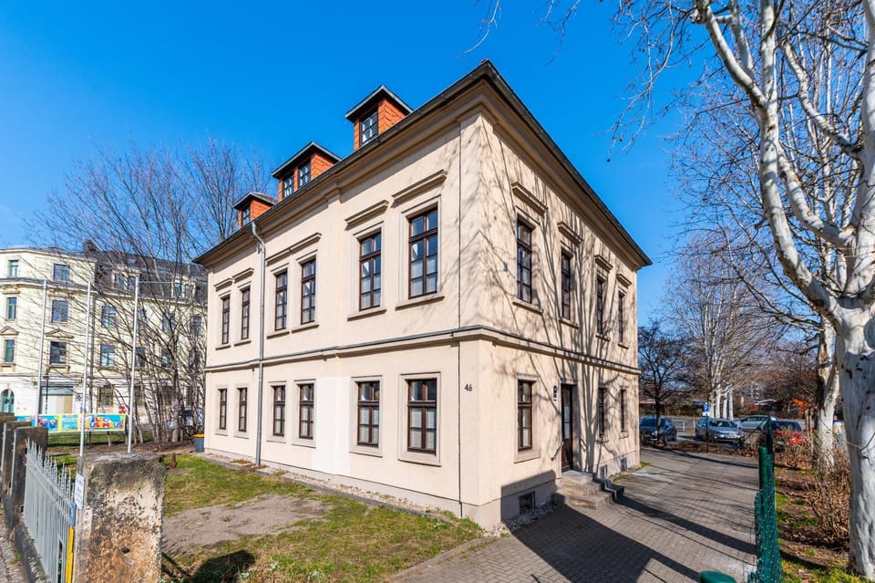 Property building, Street view