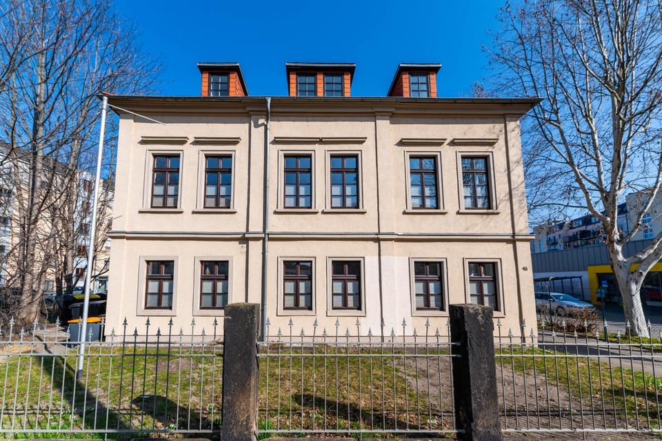 Property building, Street view
