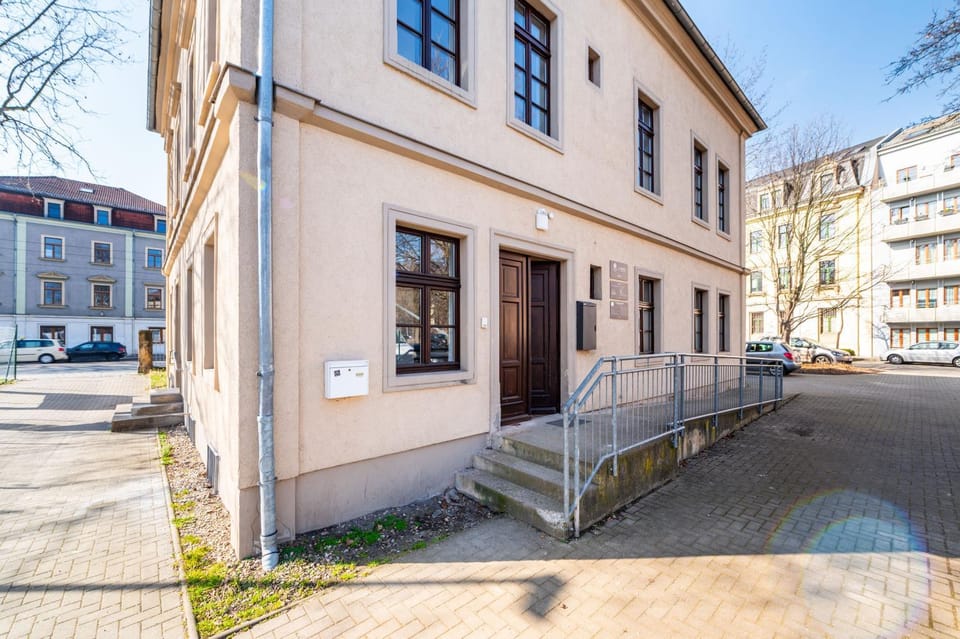 Property building, Facade/entrance, Facility for disabled guests