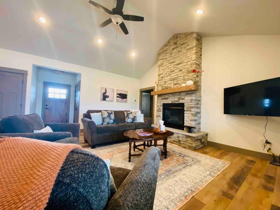 Comfy 4 Bdrm House with Air Conditioning House in Corvallis