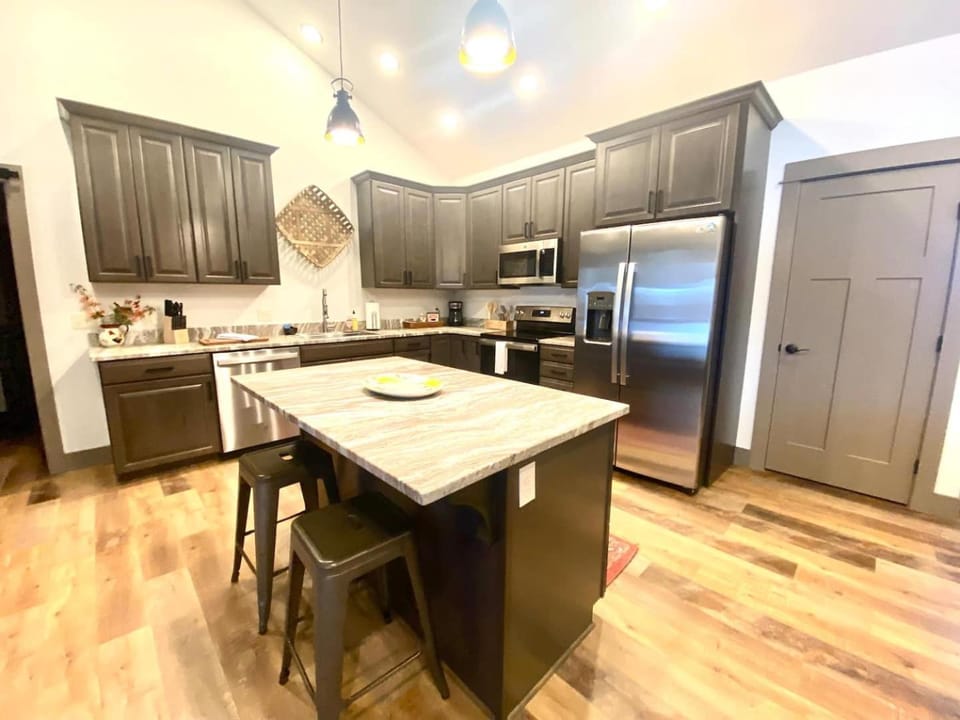 Comfy 4 Bdrm House with Air Conditioning House in Corvallis