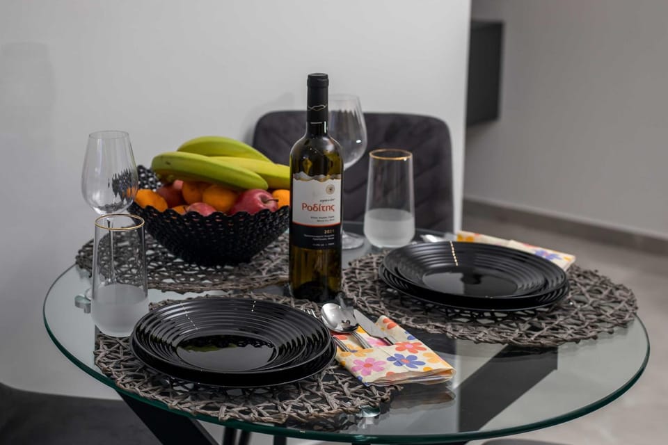 Food and drinks, Dining area