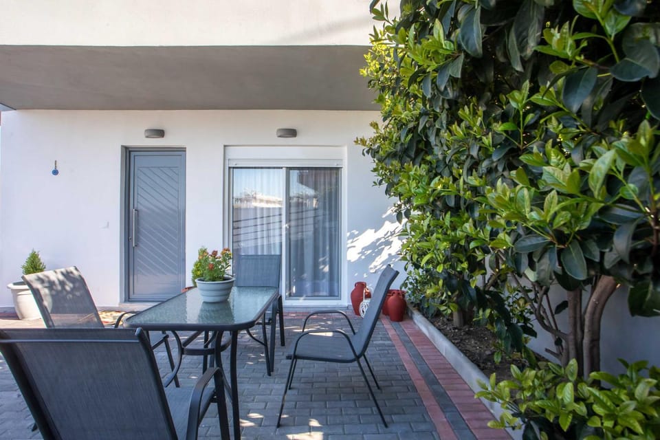 Patio, Garden, Balcony/Terrace