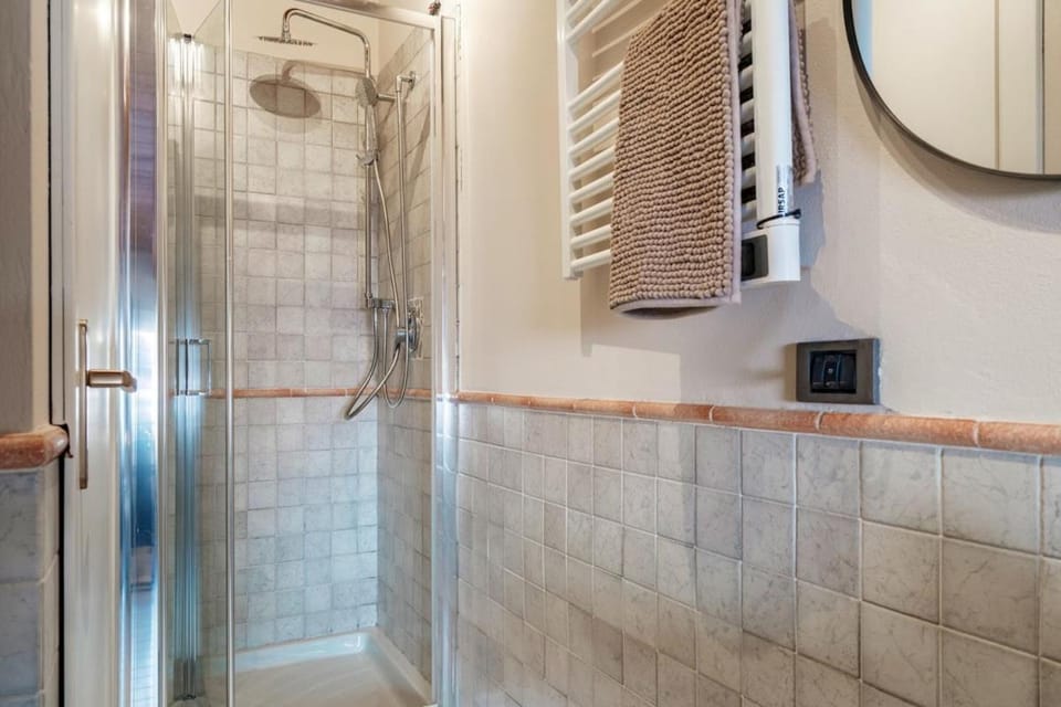 HOST4U - Cozy Suite Cavour in Brescia City Center Apartment in Province of Brescia