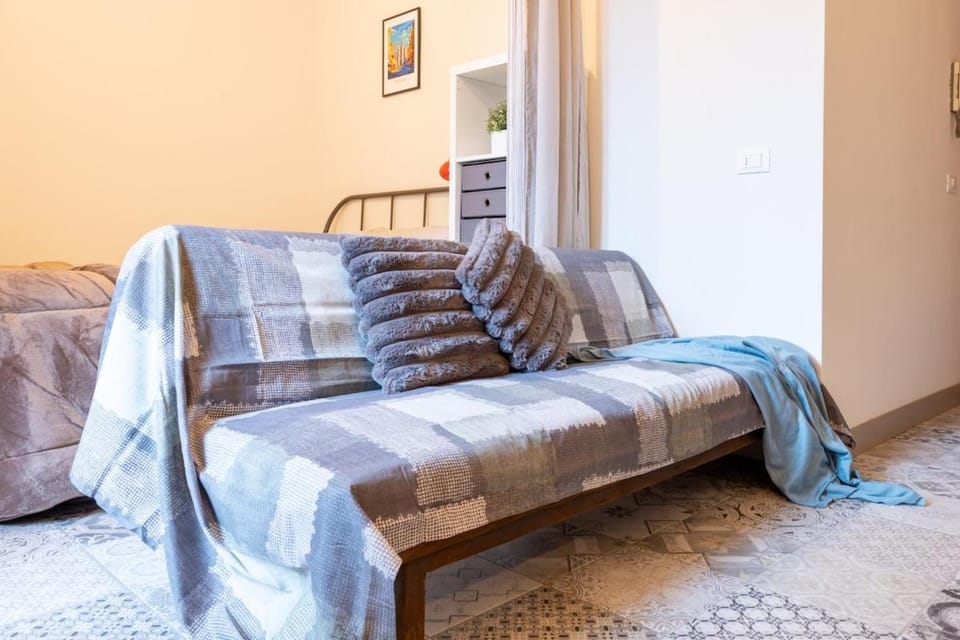 Bed, Living room, Bedroom