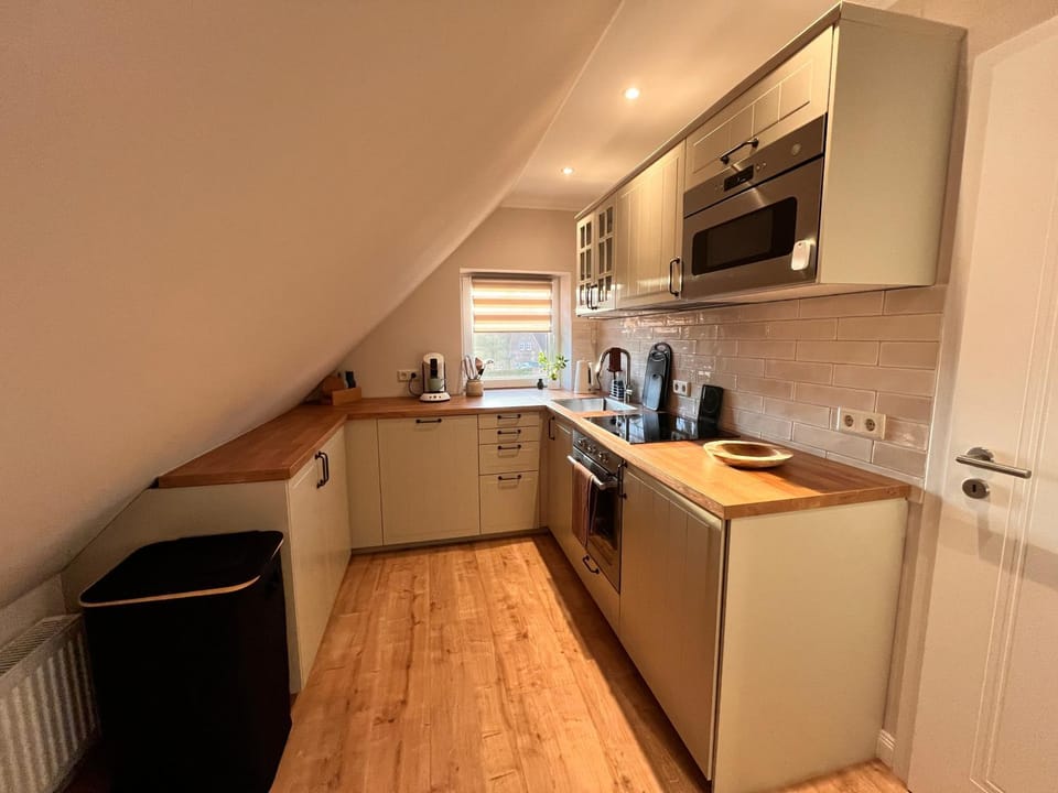 Kitchen or kitchenette, kitchen, kitchen