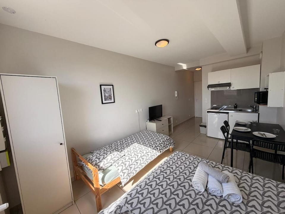 Cozy Nest Paris 30 min Disney Apartment in Gagny