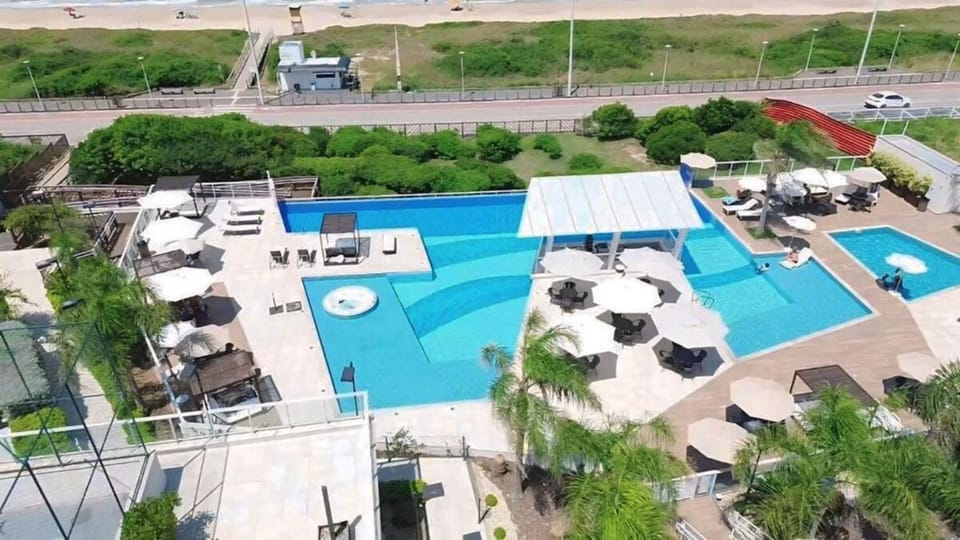 Apê Beira Mar com Ar Cond em Condomínio Clube com Piscina, Churrasqueira, Proximo ao Beto Carrero Apartment in State of Santa Catarina