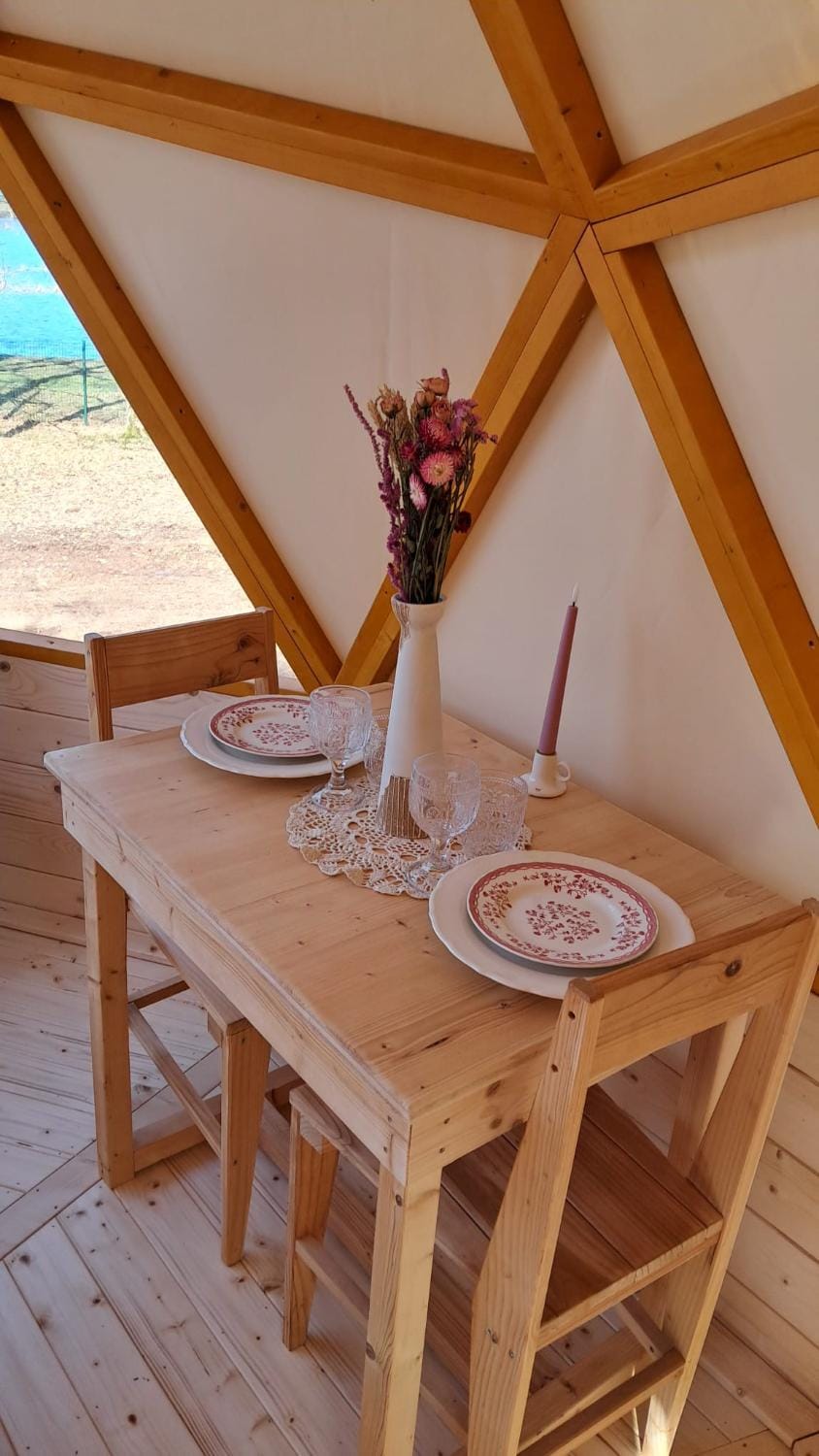 Dôme géodésique Le petit prince Campground/ 
RV Resort in Bourgogne-Franche-Comté