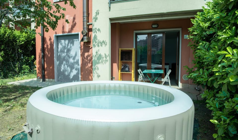 Garden, Hot Tub, Swimming pool