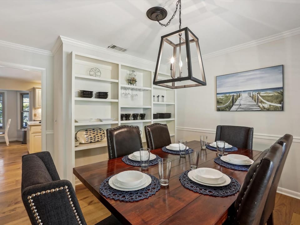 11 Hickory Lane House in South Forest Beach