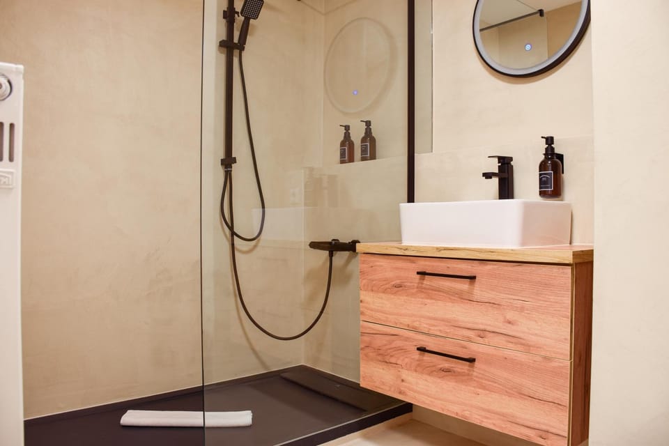 Shower, Bathroom