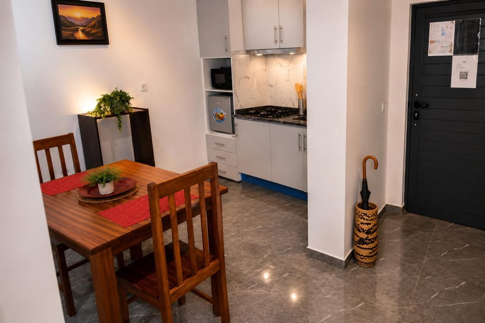 Living room, Decorative detail, Dining area, Area and facilities