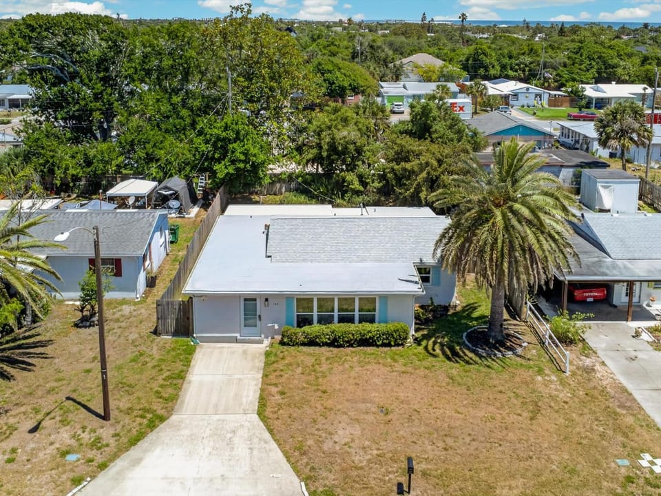 Property building, Neighbourhood, Bird's eye view, Parking