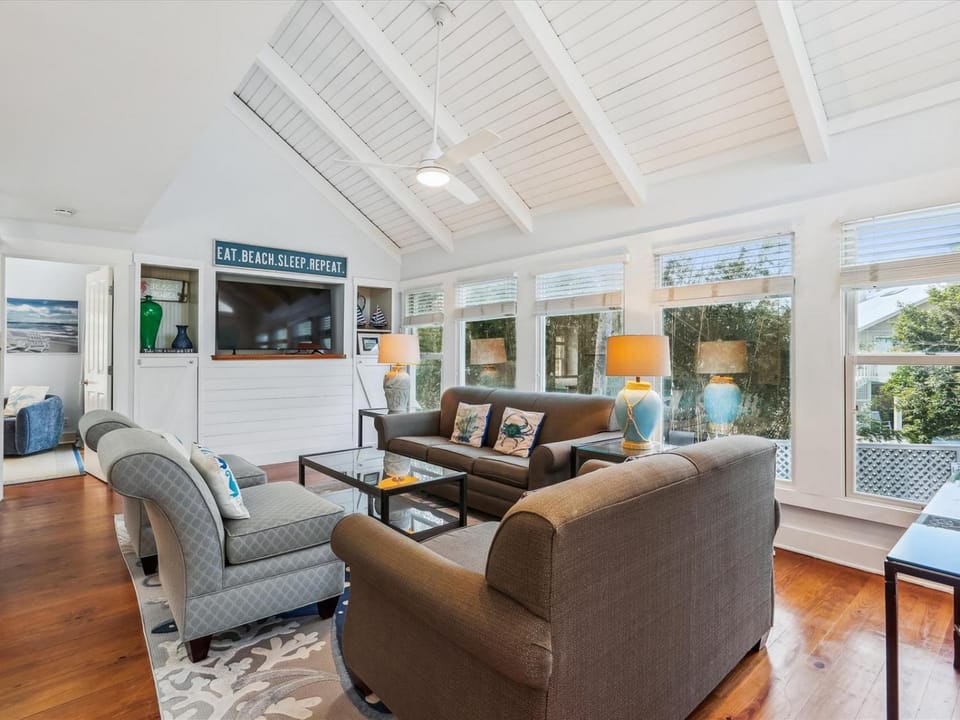 13 Myrtle Lane House in South Forest Beach