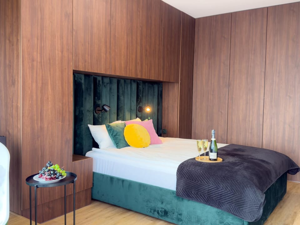 URBAN APARTMENTS Global Skyline TOP 26th FLOOR - Air Condition - Free Garage Apartment in Poland