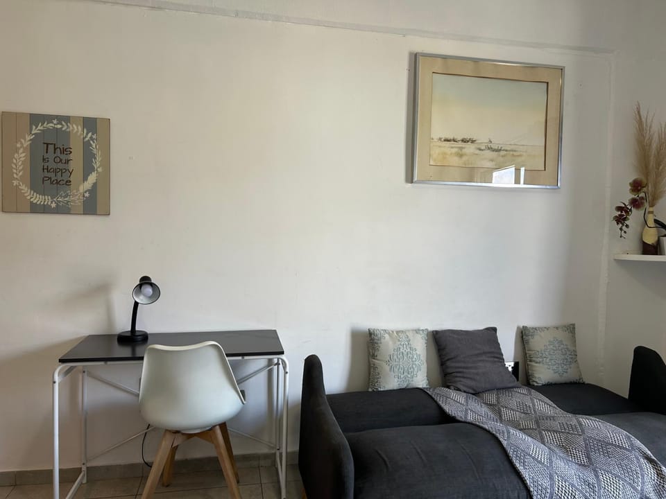 Neat Apartment-Sleeper Bed Apartment in Sandton