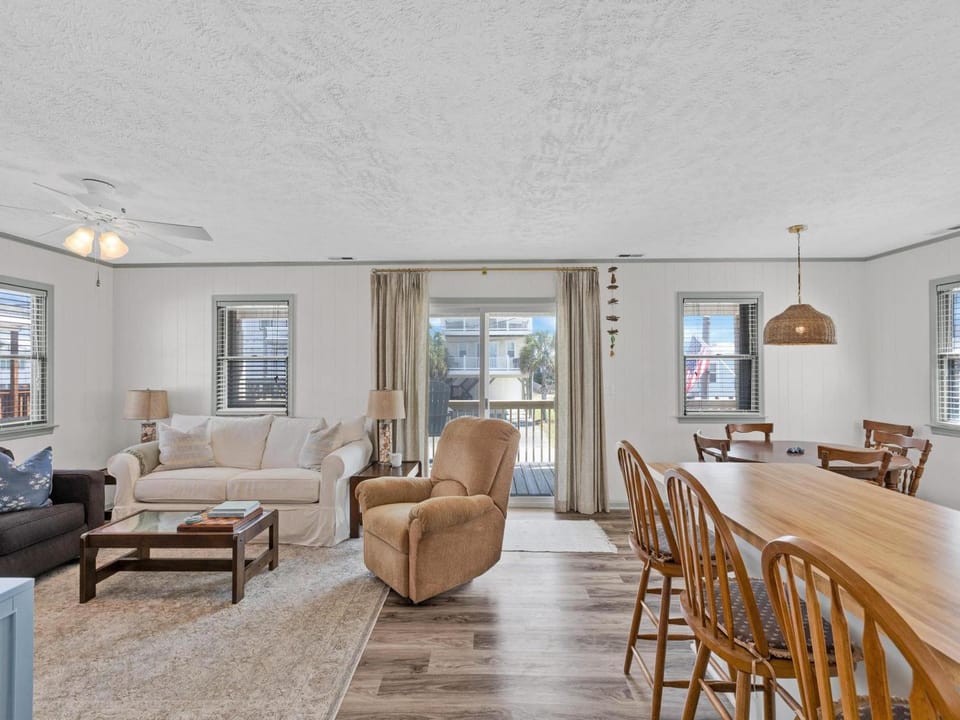 Day, Balcony/Terrace, Living room, Dining area, furniture