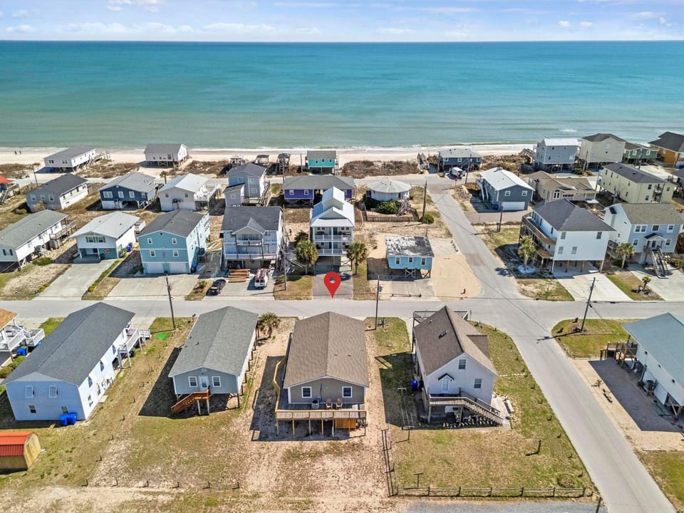 Property building, Day, Neighbourhood, Bird's eye view, Beach, Sea view