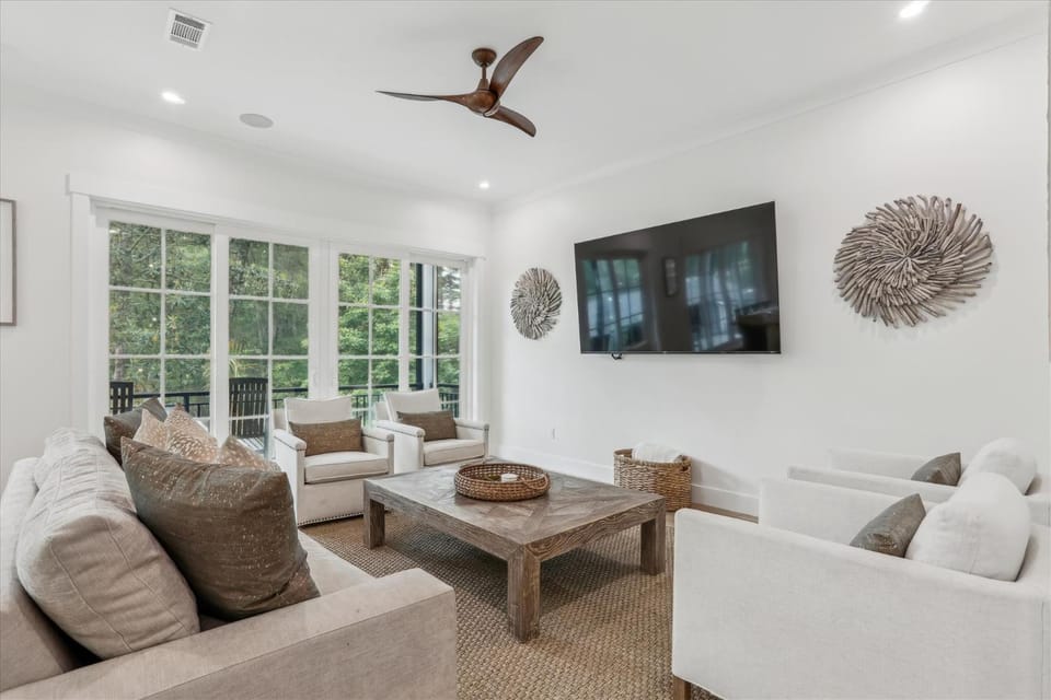 145 Shell Midden Lane. House in South Forest Beach