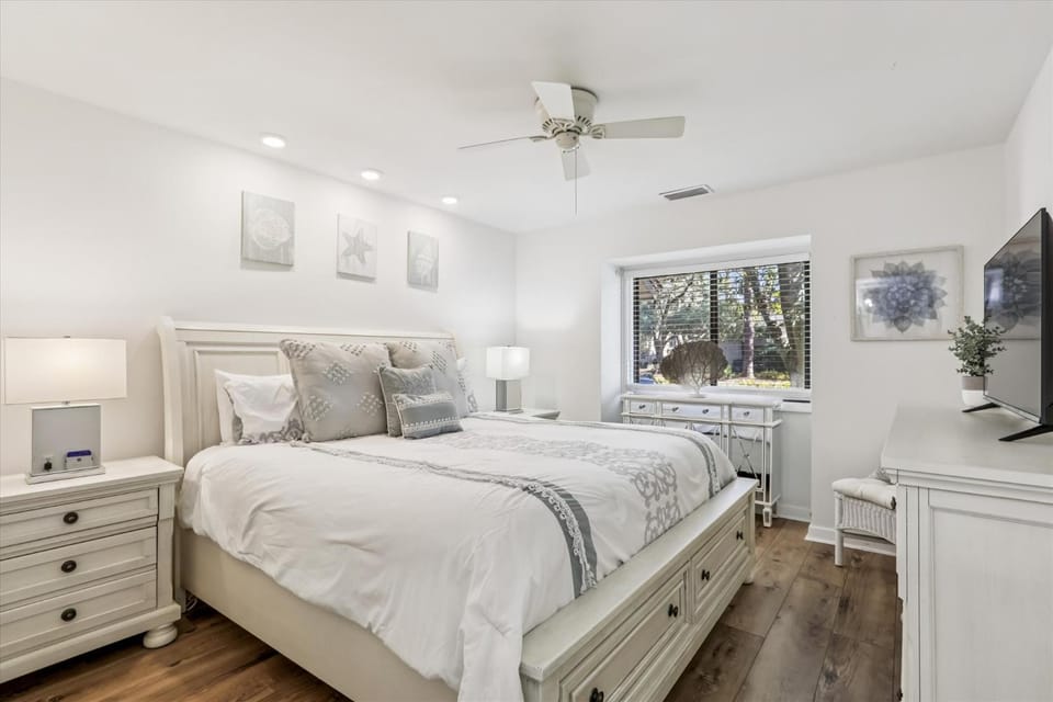 1424 South Beach Villa. House in Hilton Head Island