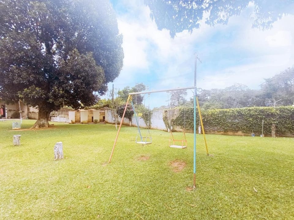 Casa com piscina a 50 min de SP · Casa p/ família e amigos + piscina a 50 min de SP House in State of São Paulo