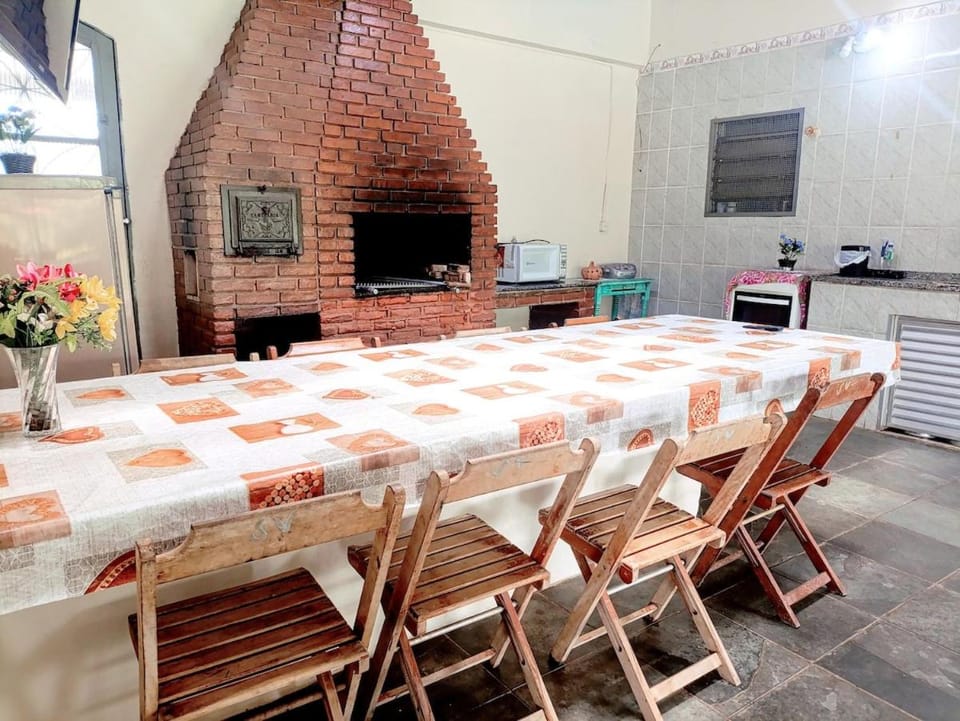 Casa com piscina a 50 min de SP · Casa p/ família e amigos + piscina a 50 min de SP House in State of São Paulo