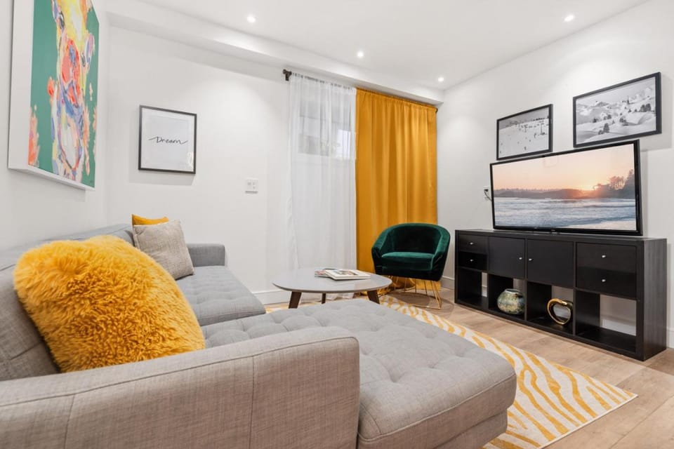 Stylish 3BR Basement Suite - Quiet Vancouver Area Apartment in Vancouver