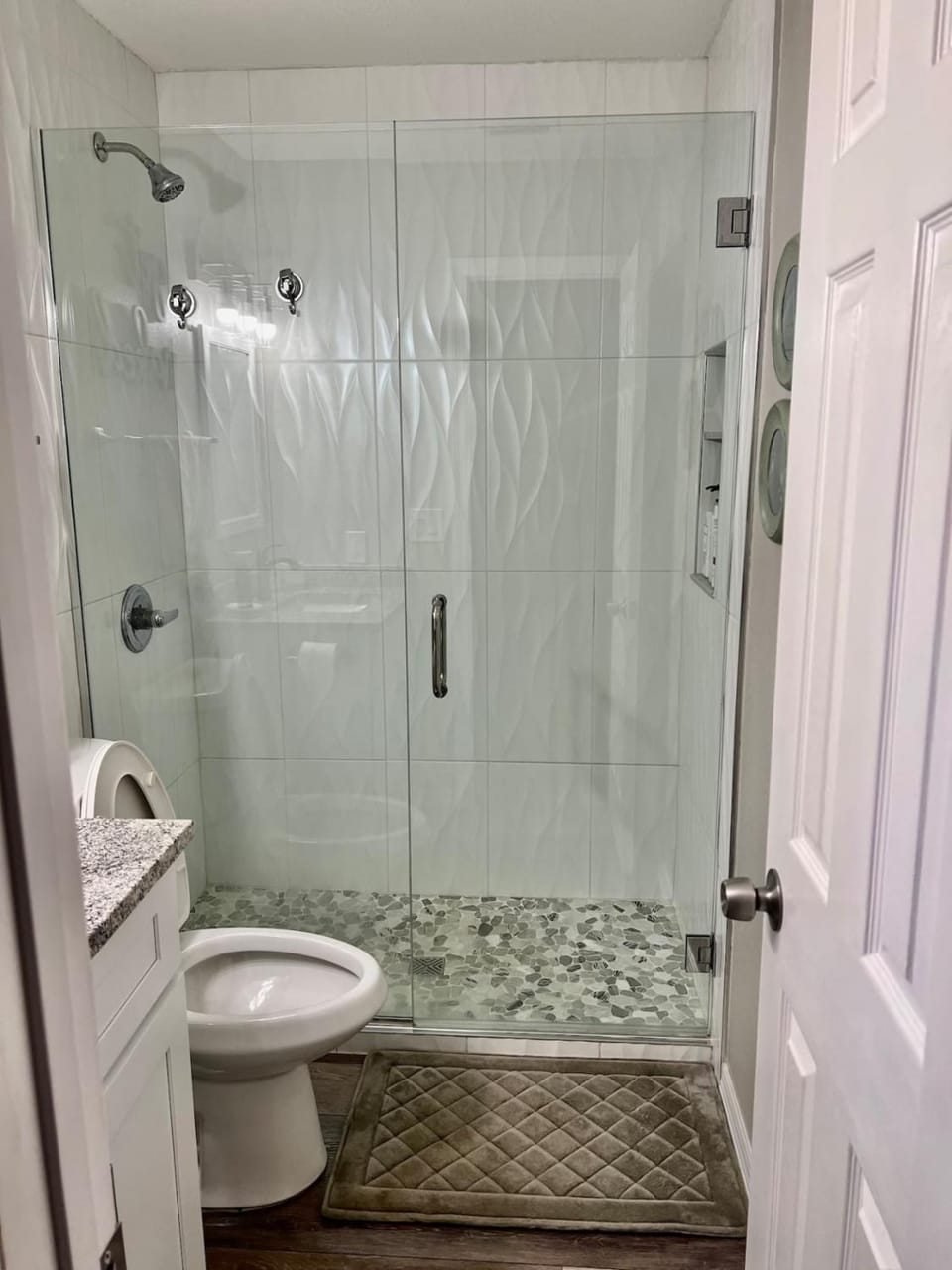 Shower, Toilet, Bathroom, towels