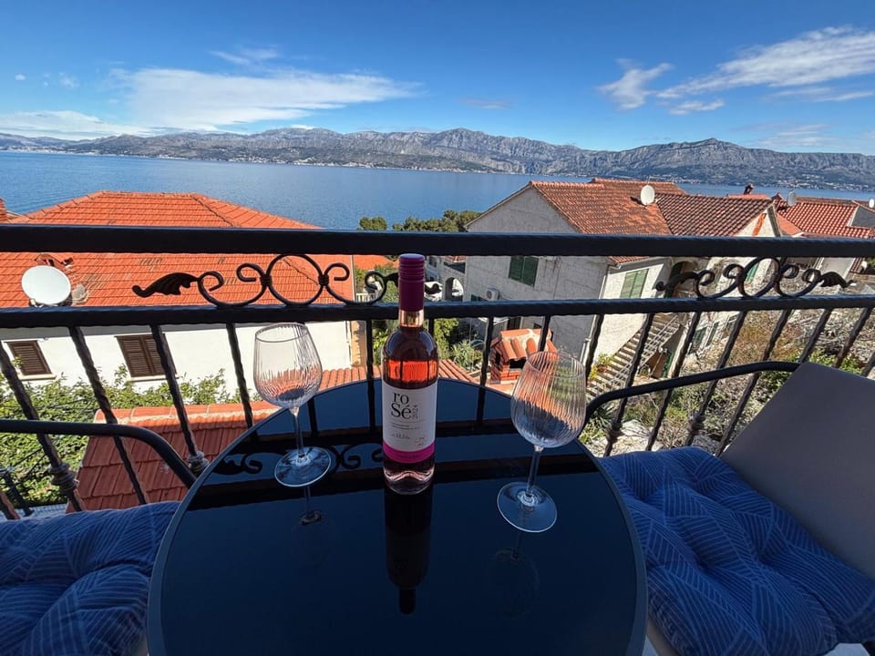 Apartman Bugenvila Postira Brač Apartment in Split-Dalmatia County