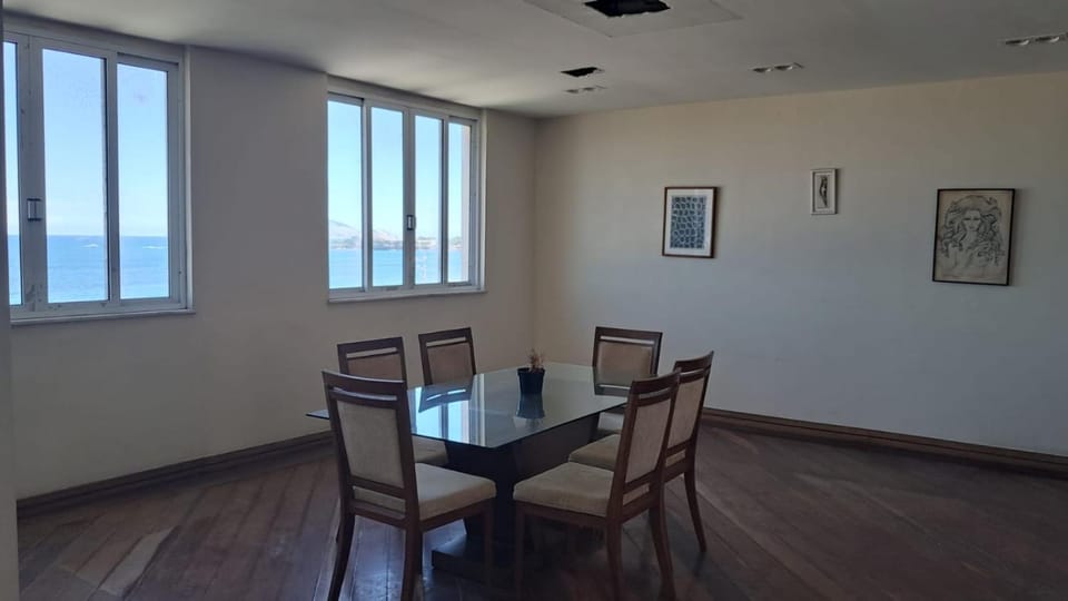 Frontal Mar Copacabana Apartment in Rio de Janeiro