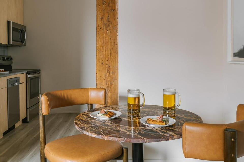 LIVN West Loop Chicago 1 BR Apartment in West Loop