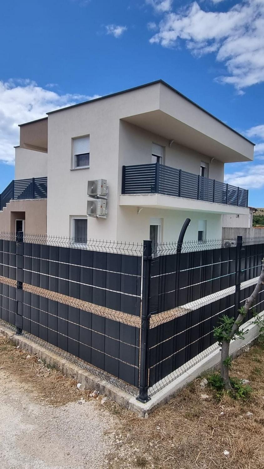 Property building, Facade/entrance