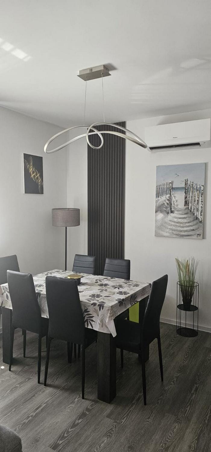 Seating area, Dining area