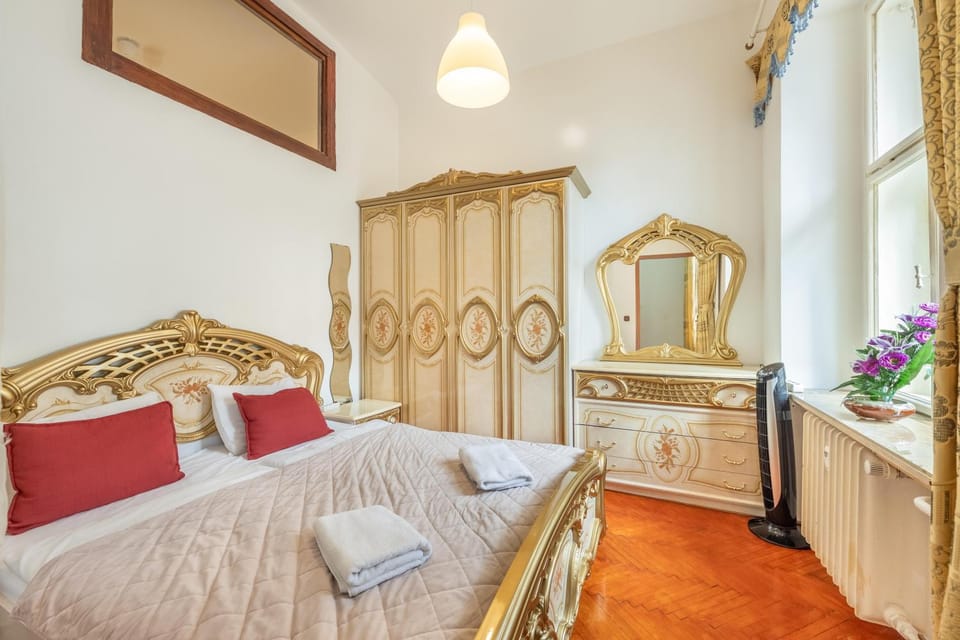 3BR Apartment in Old Town - Self Check-in - Prague 1 - Sleep up to 8 Apartment in Prague